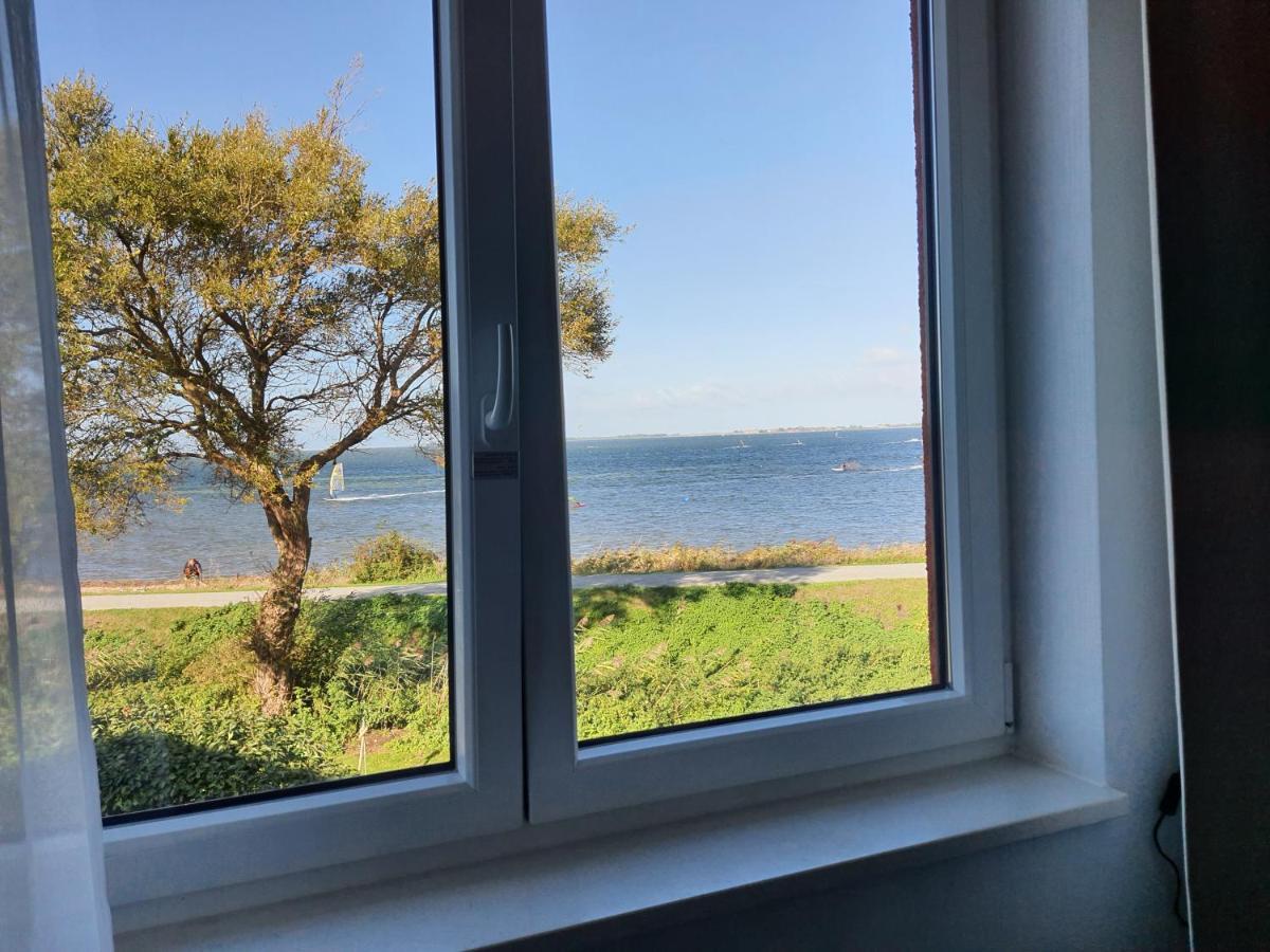 Haus Achtern Diek In Erster Reihe Am Meer Fehmarn Kültér fotó